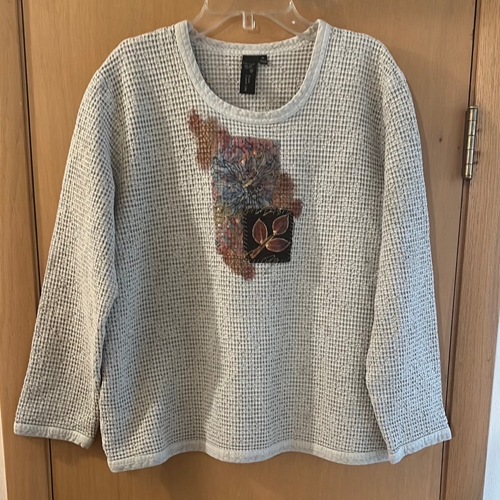 Focus Casual Life Women’s Waffle Knit Textured Floral Top Gray Size Medium